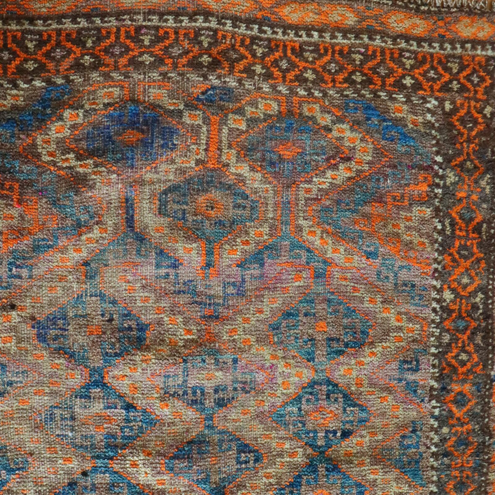 Vintage rug 137