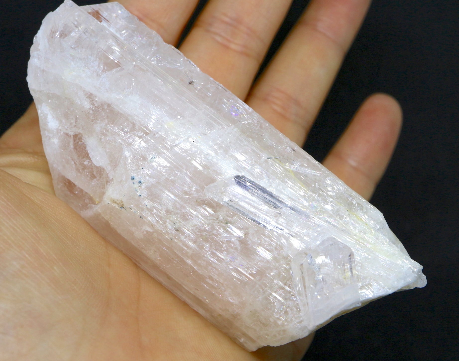 ピンクダンブライド ダンビュライト ダンブリ石 128,9g DB007