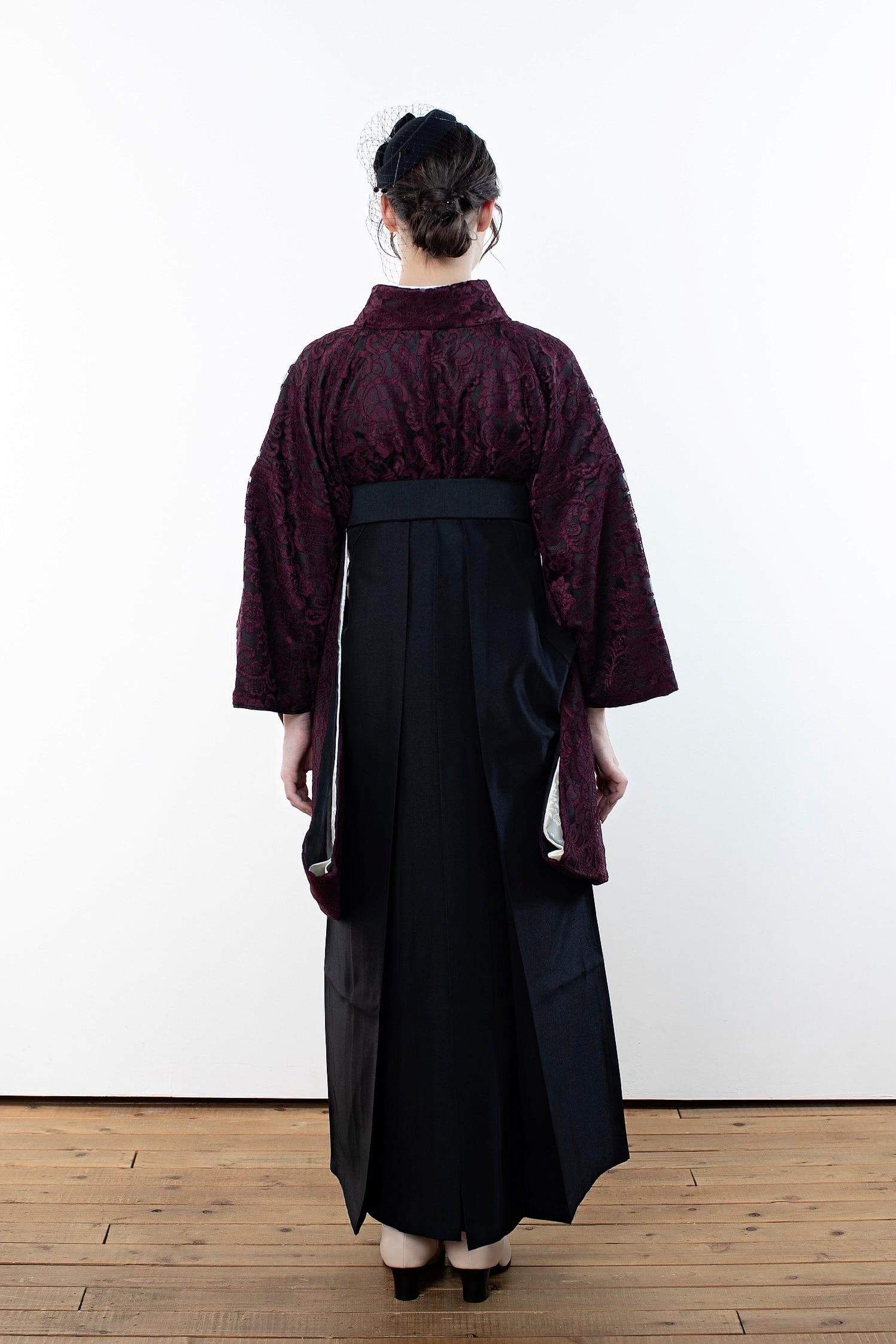 卒業式　総レース二尺袖着物、袴、2点セット Kimono Sienne 卒業式袴3点セット 総レース二尺袖 黒 レース 二尺袖