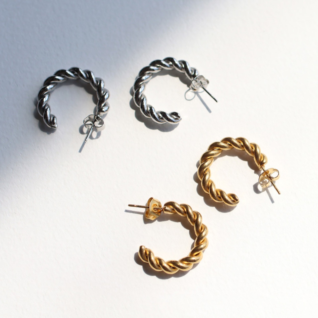 【ネコポス便】ツイストピアス S ツイスト 金属アレルギー対応 サージカルステンレス 2066