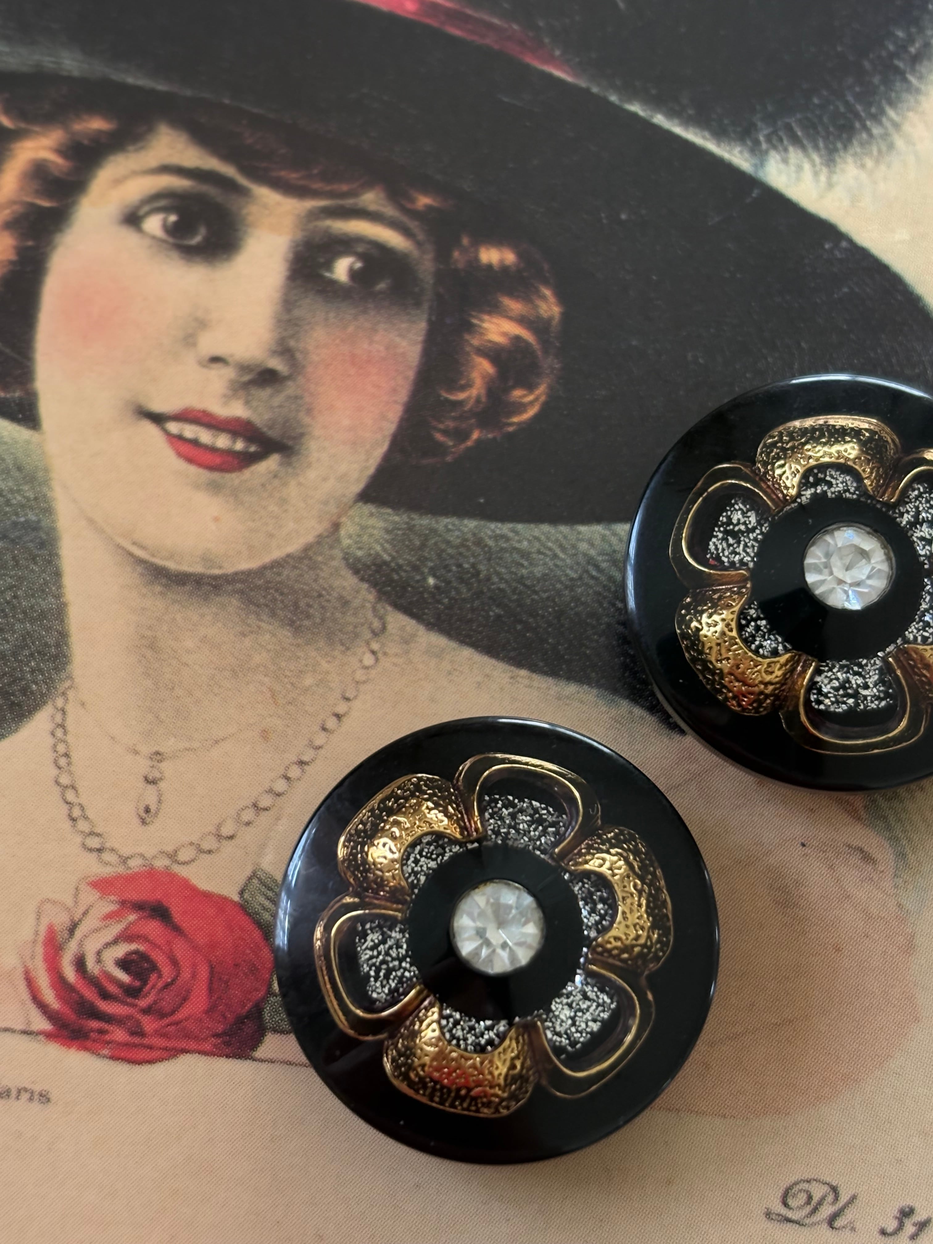 24mm Japanese ヴィンテージボタン ブラック×シルバー×ゴールド フラワー グリッター 昭和レトロ アクセサリーパーツ 装飾材 カルトナージュ