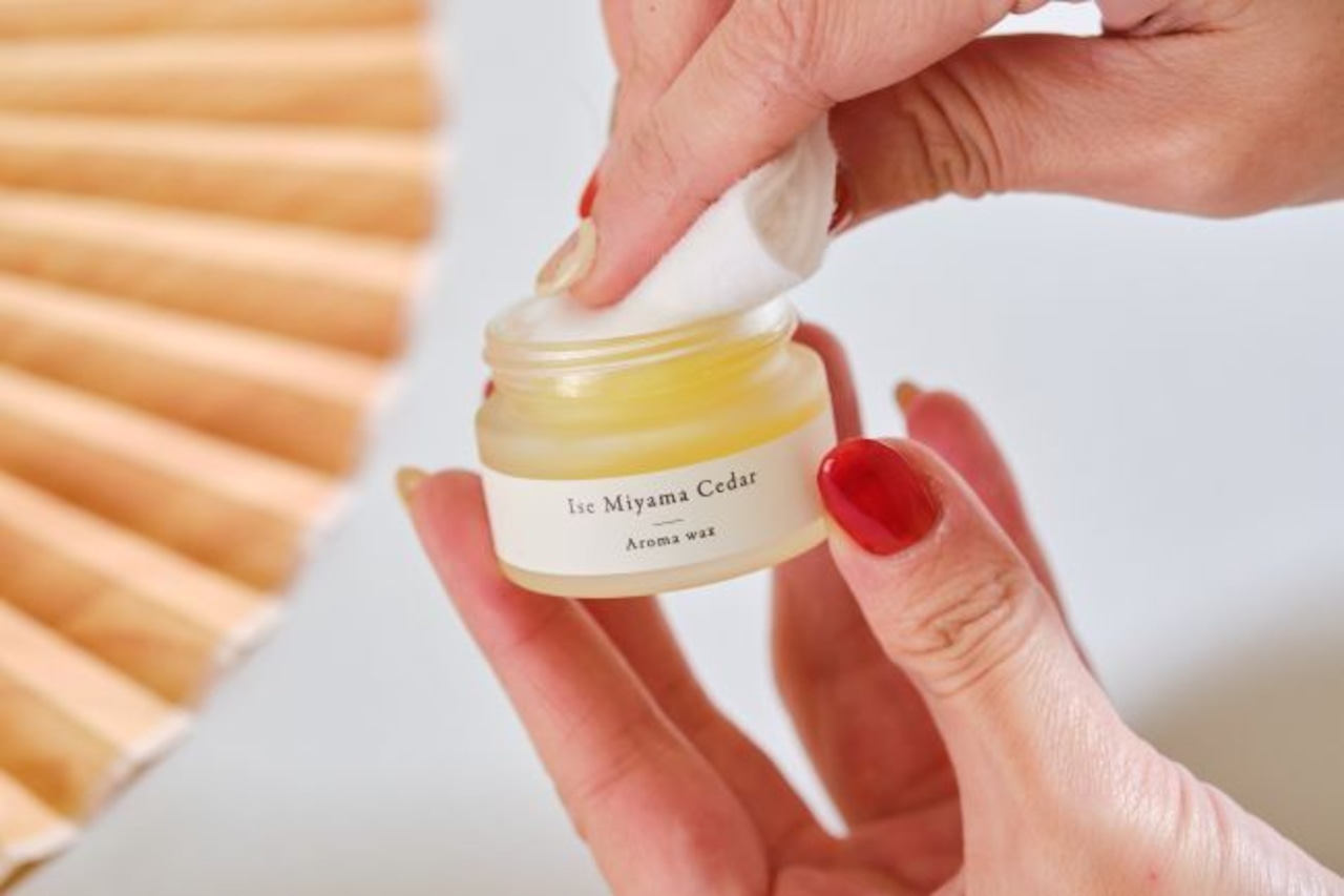 御山杉「常若扇子」+御山杉アロマワックスセット(扇子立て付)