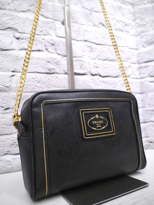 美品◆ PRADA プラダ SAFFIANO サフィアーノ レザー チェーンストラップ クロスボディ ショルダー カメラ バッグ ポシェット ポーチ 黒x金