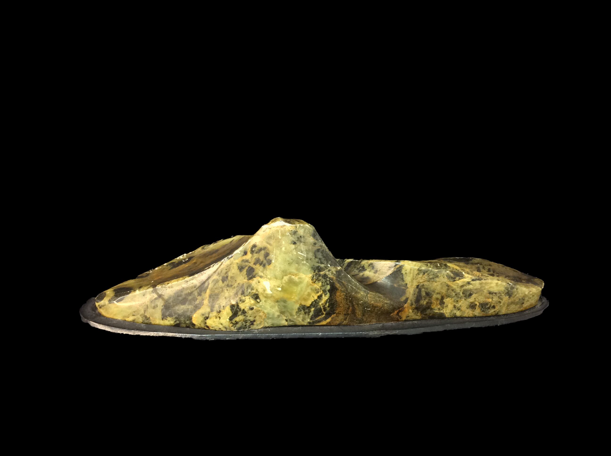 観賞用　山型　石 d5f2846dff3632fb051cdd58312fef