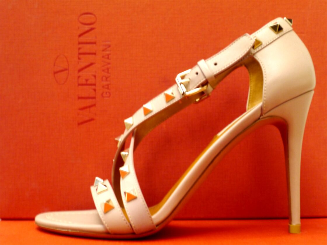 美品☆VALENTINO GARAVANI ヴァレンティノ ロックスタッズ レザー 