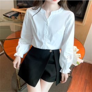 【送料無料】 トップスレディース ブラウス 3色 袖あり 長袖 フレア袖 フレアスリーブ ロング Aライン フレア プルオーバー Vネック 刺繍 薄手生地 かわいい 大人可愛い 大人女子 こなれ感 シンプル カジュアル 大人 おしゃれ お洒落 ラフ コンサバ ガーリー ヘルシー 無地 花柄 春 30代 40代 レディース 女性 デート お出かけ お茶会 女子会 休日 演奏会 授業参観 着回し プチプライス カラバリ デイリーユース 普段使い オルチャン 韓国系 ファッション 着痩せ インスタ映え