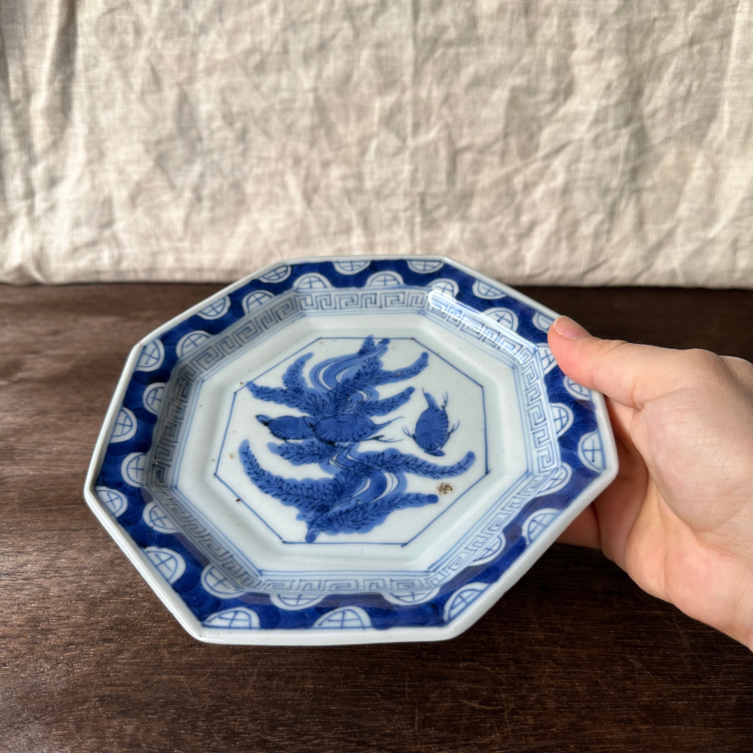 縁起のいい八角形の染付皿 (B) | むかしのうつわ 迦史庵
