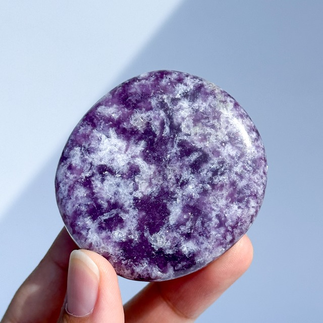 レピドライト パームストーン 52◇Lepidolite palm stone◇天然石・鉱物・パワーストーン◇