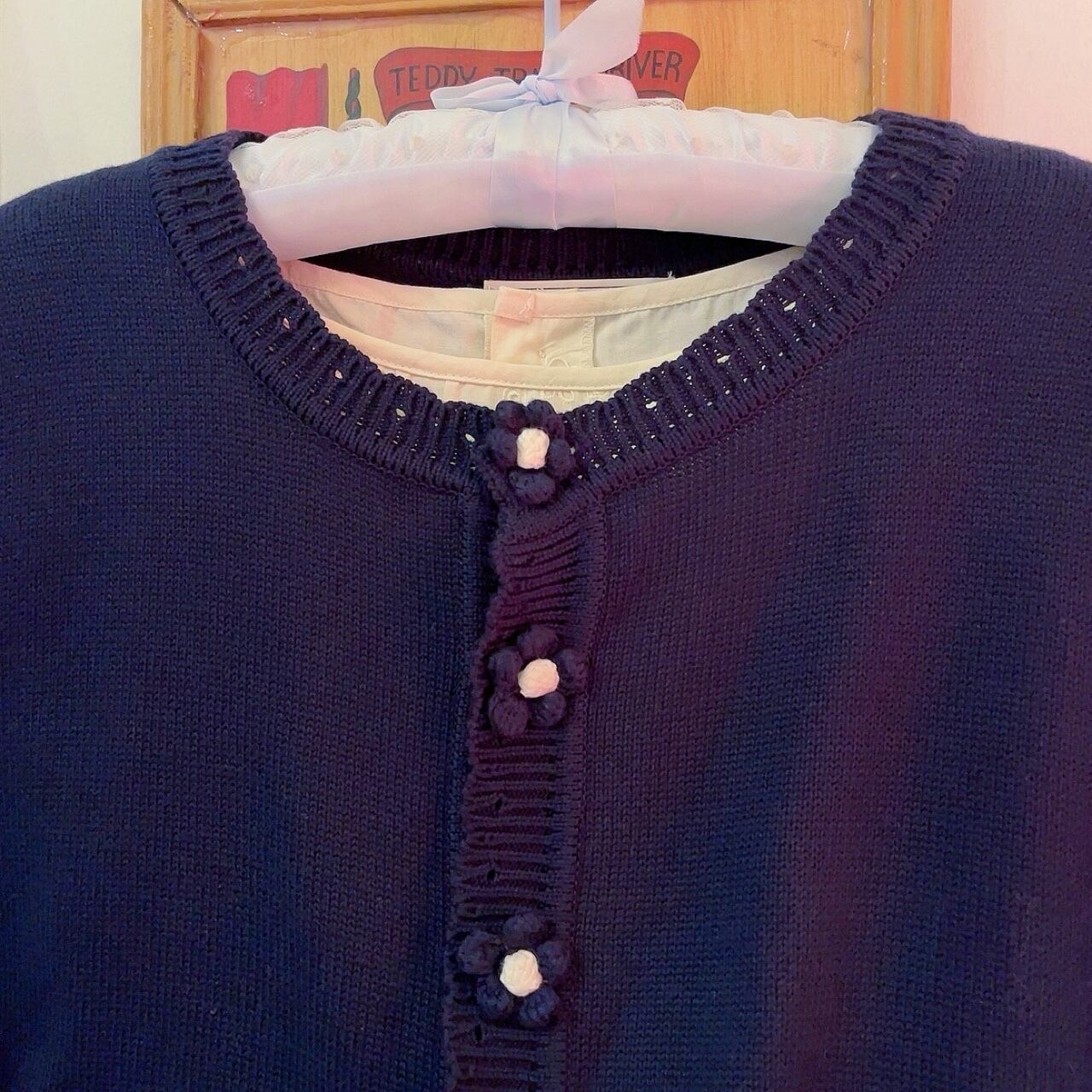 flower button navy knit cardigan