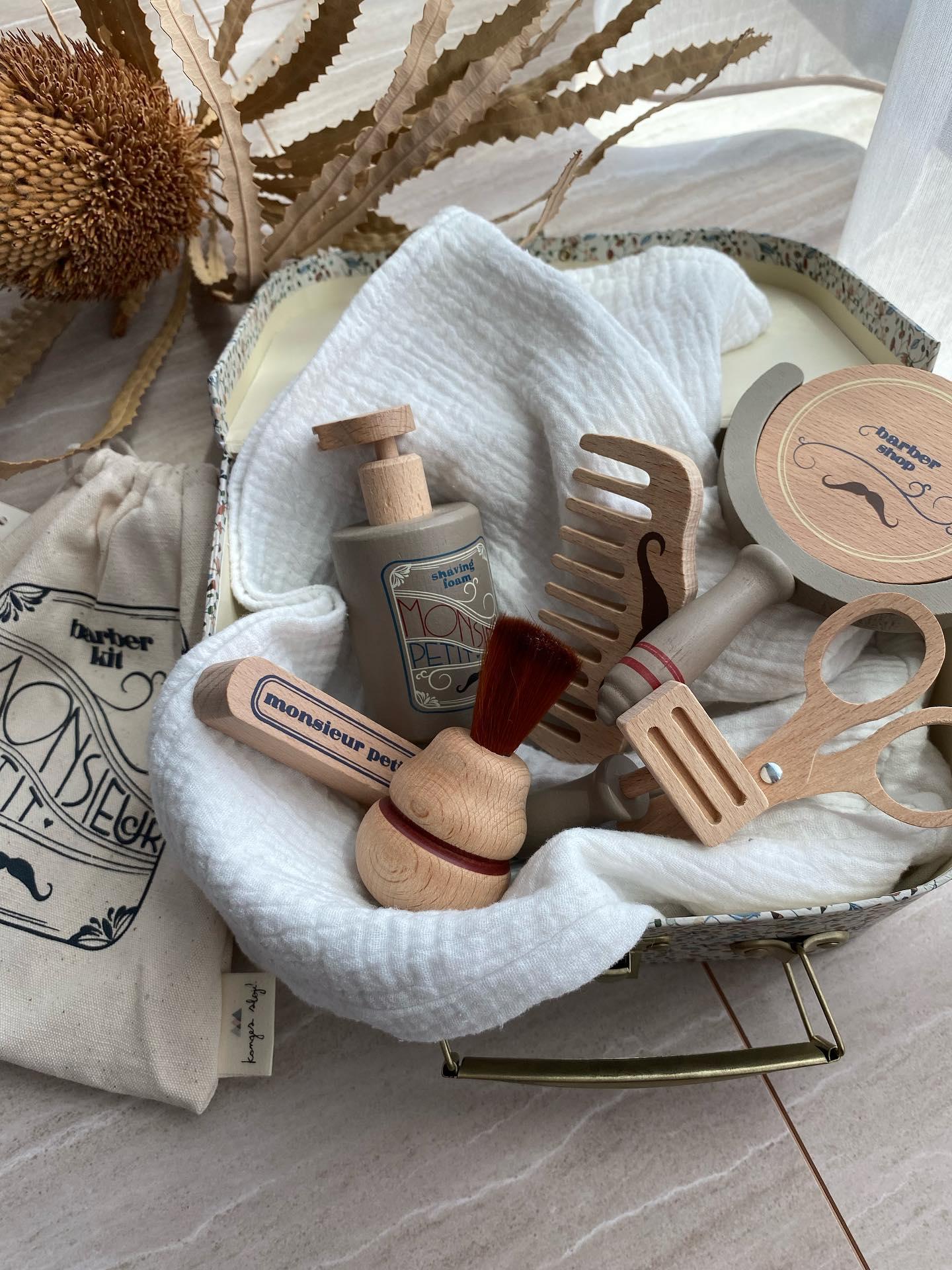 Baby Kingdom まとめ売り RESTOCK】BARBER SET 【Konges Sloejd コンゲススロイド】おままごと