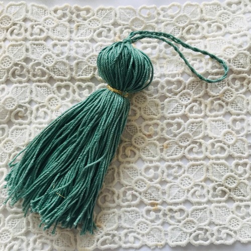 インド製綿100％糸で作ったハンドメイドタッセル Antique green