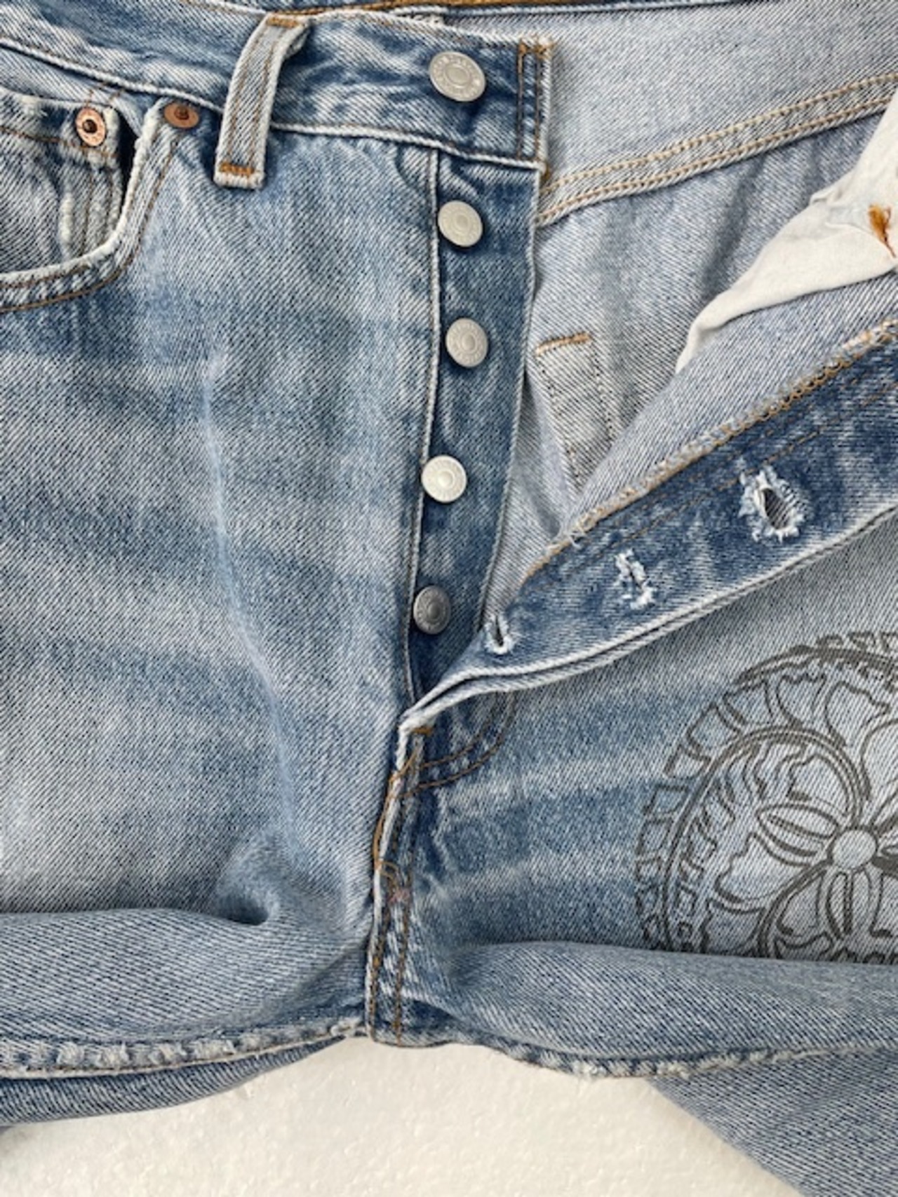 M-292  リーバイス Levis501レギュラー古着 1990年代　米国製刻印532  W78cm(ぐるり） 股下 75cm