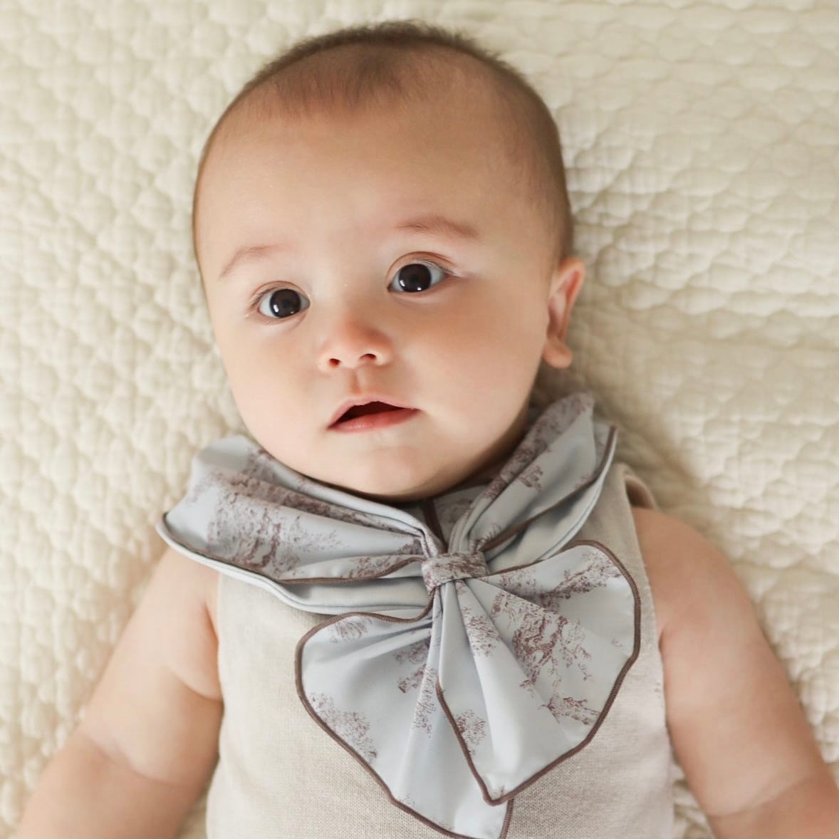 スタイーフ Moda【トワルドジュイ サックス】（スカーフみたいなスタイ