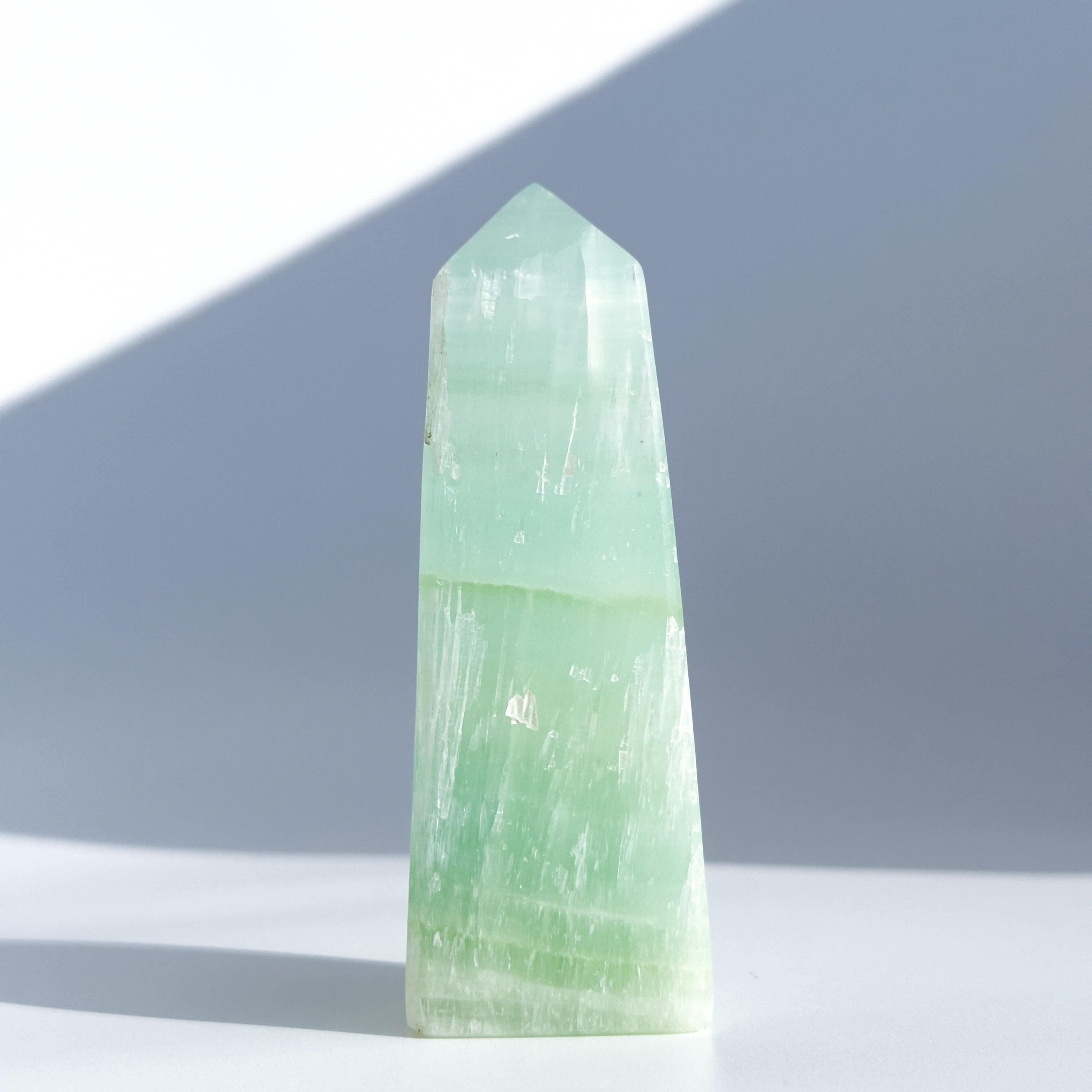 ピスタチオカルサイト タワー41◇ Pistachio Calcite ◇天然石・鉱物