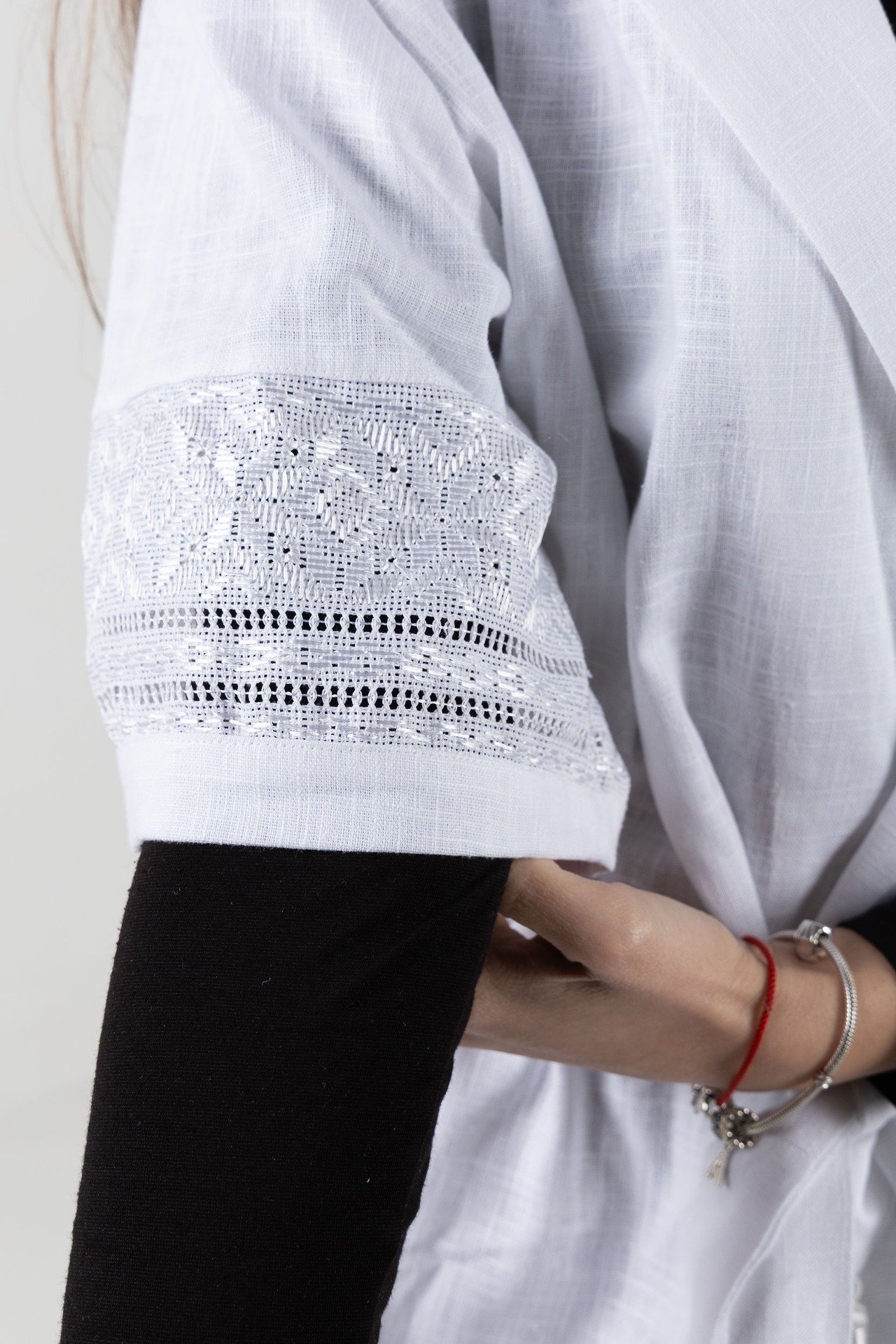 ウクライナ刺繍ヴィシヴァンカ　手刺繍　レディース・フリーサイズ - 2