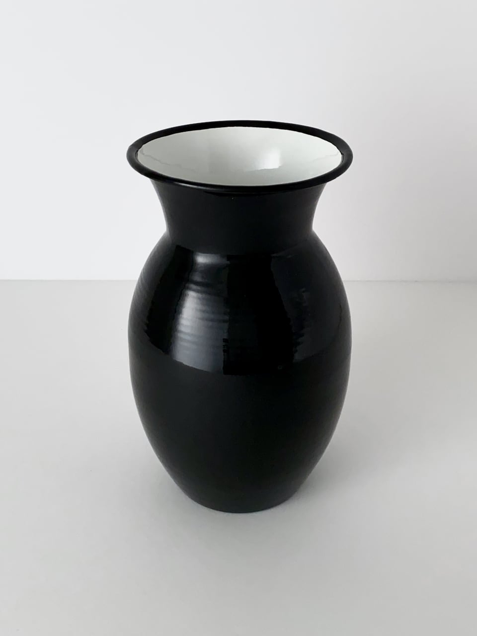 琺瑯フラワーベース ブラック|Black Enamel Flower Vase 琺瑯フラワーベース ブラック|Black Enamel Flower Vase