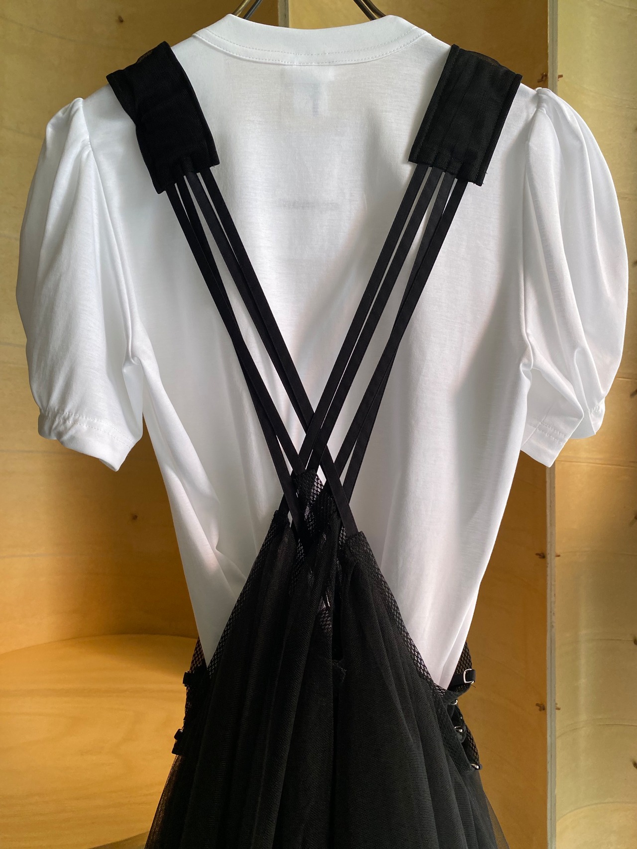 noir kei ninomiya ナイロンチュール×綿ブロード吊りスカート | SIX6