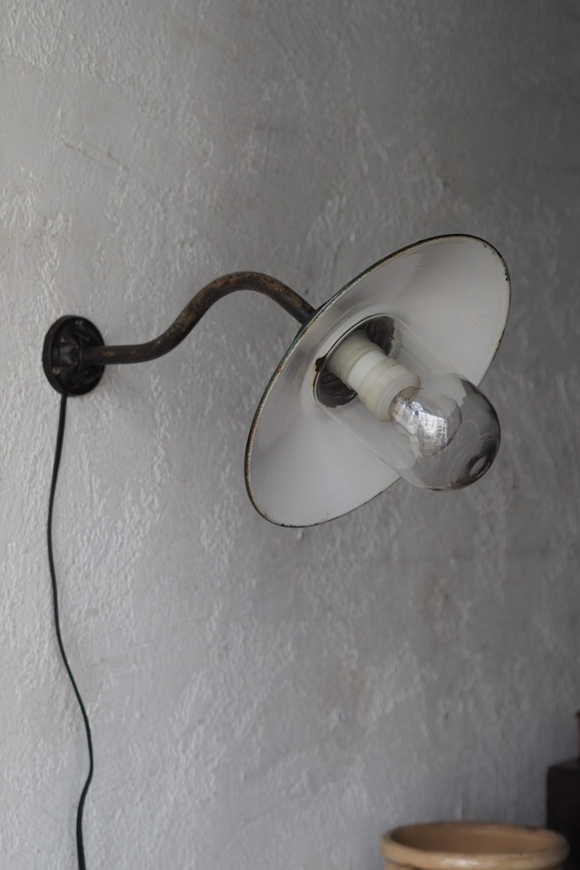 外灯ブラケットランプ(シェード黒)-vintage bracket lamp