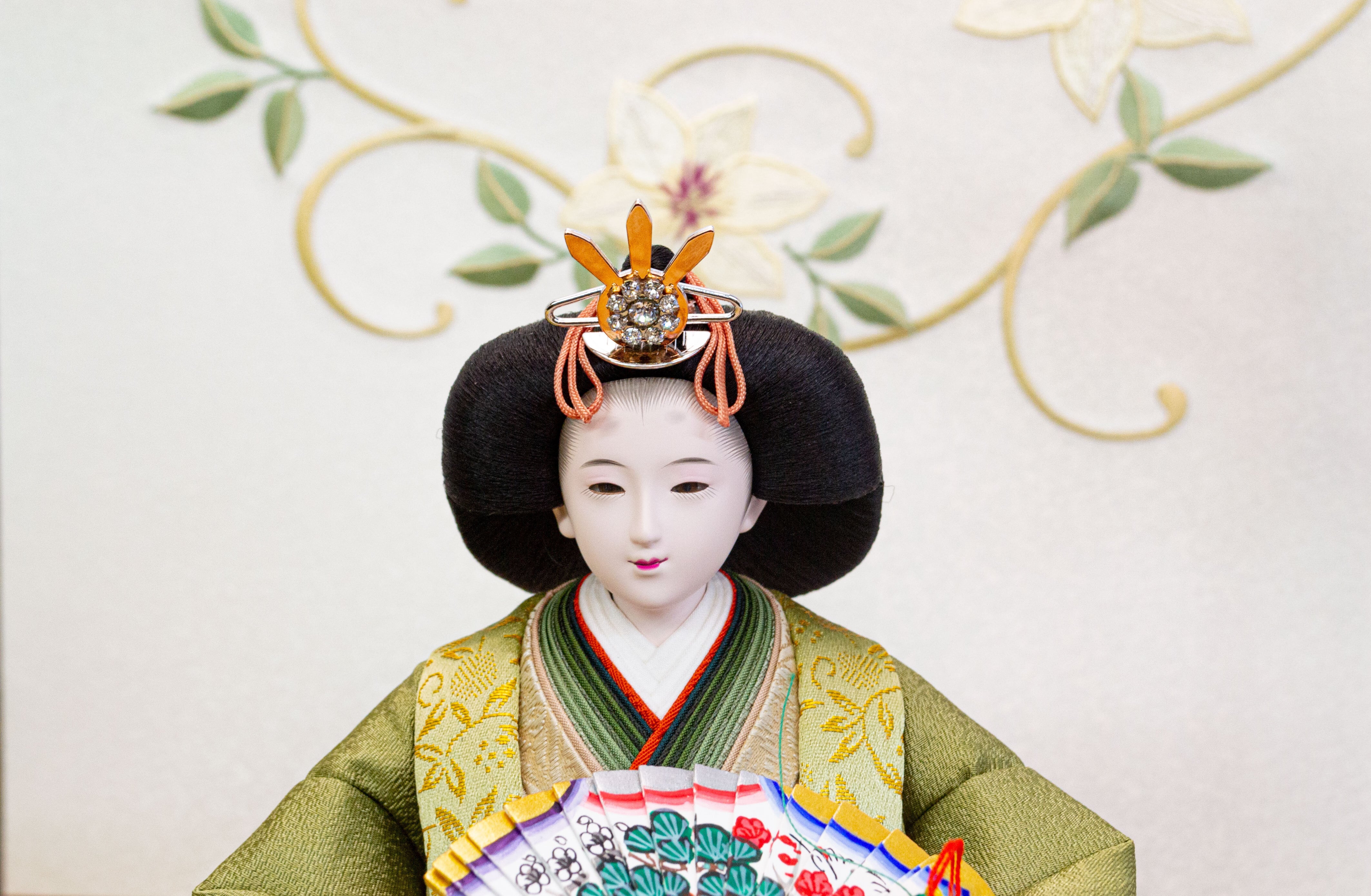 清水久遊　親王飾り「螺鈿 百丸菊」