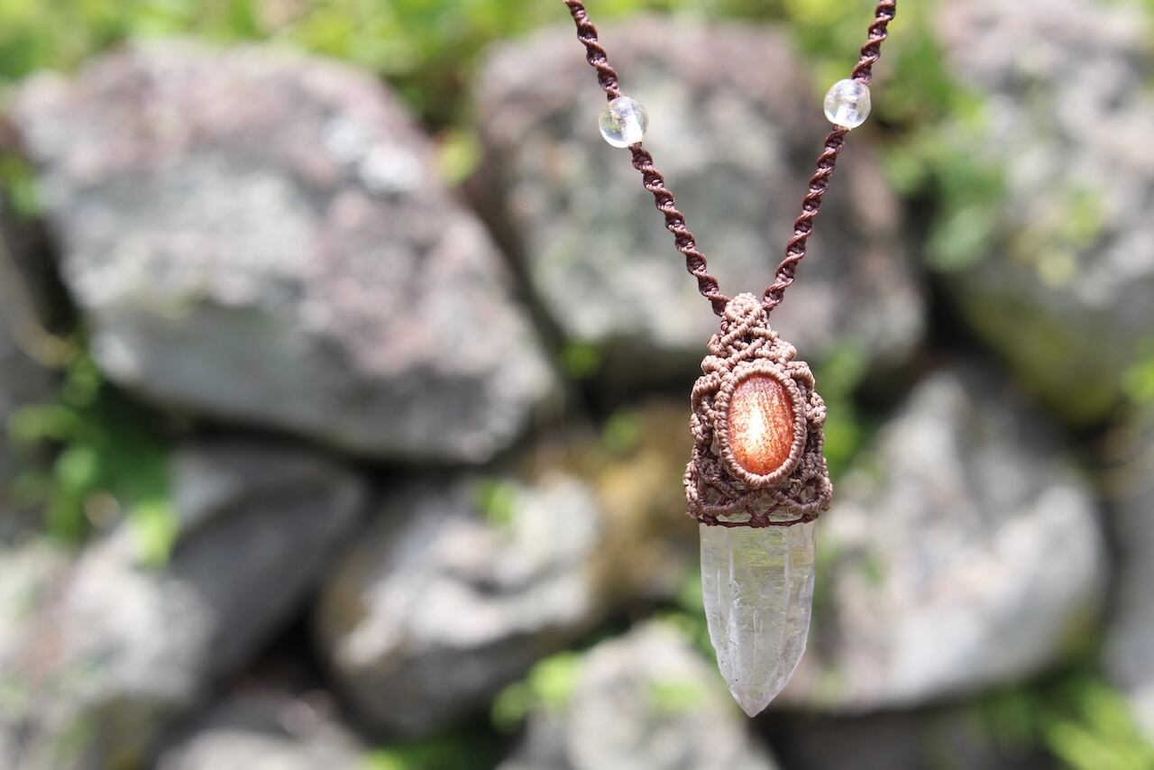 Himalayan crystal Sunstone micromacrame pendant