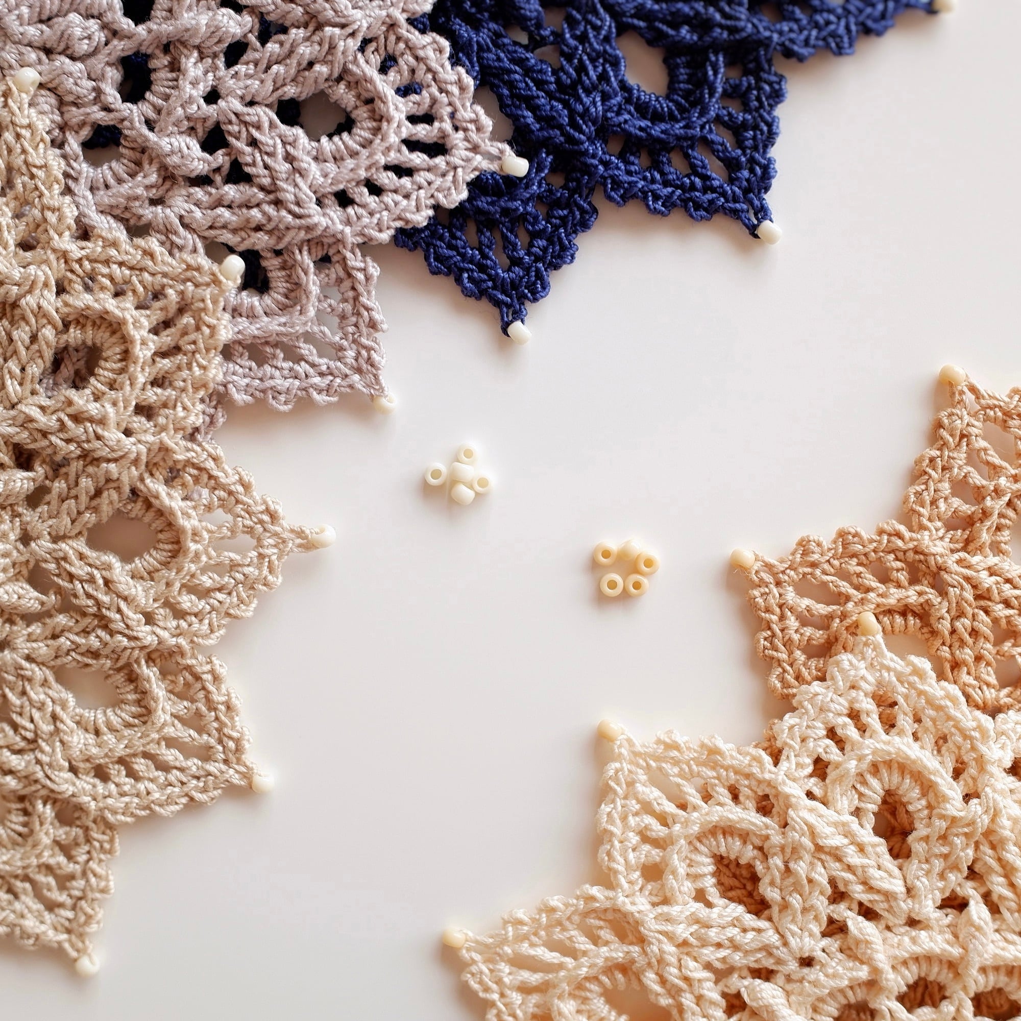 ハンドメイド レース編み ドイリー No.11