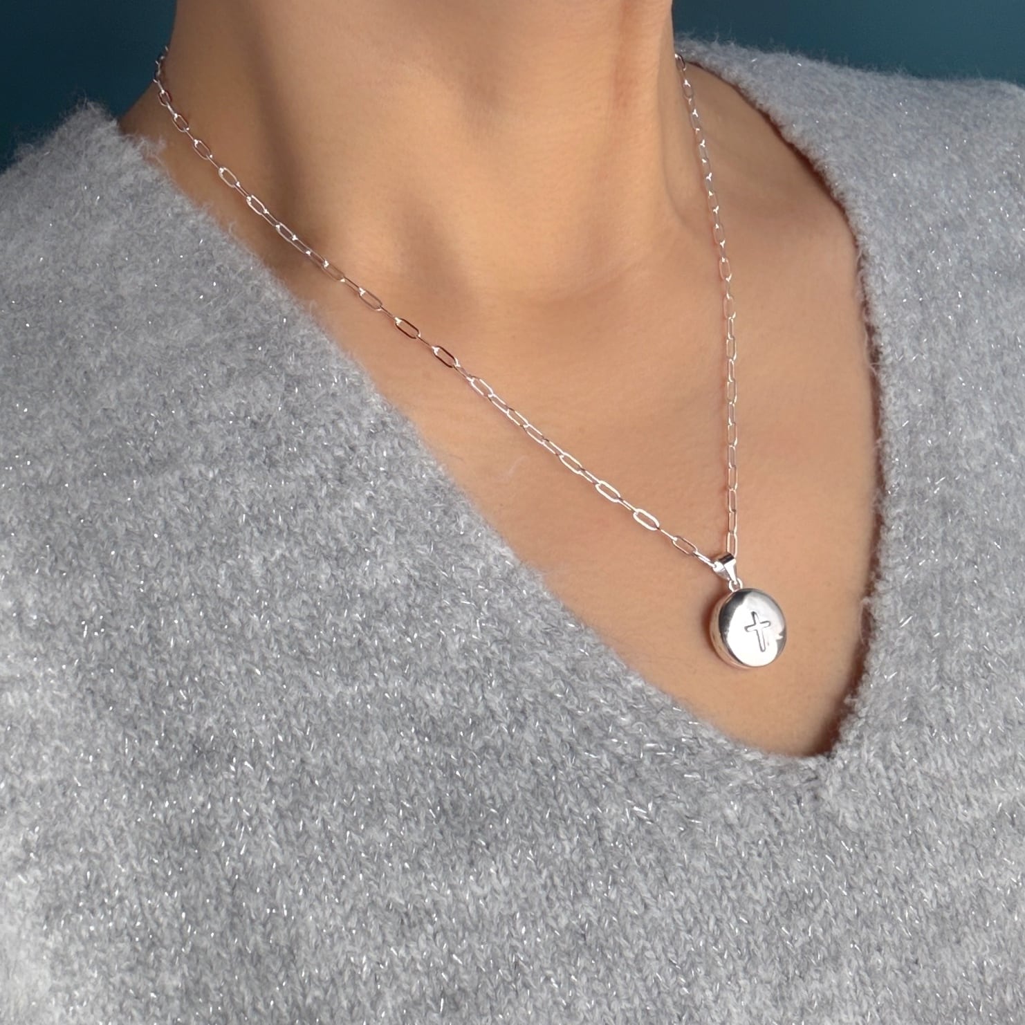 ラウンド クロス ロケット ペンダント ネックレス （チェーン