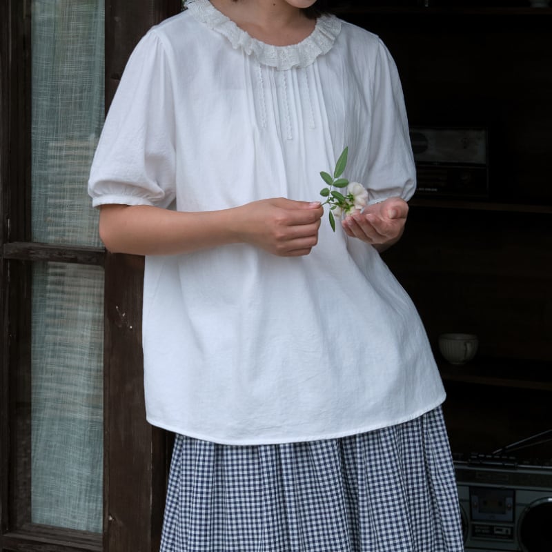 パフスリーブ花辺襟レーストップス M2479