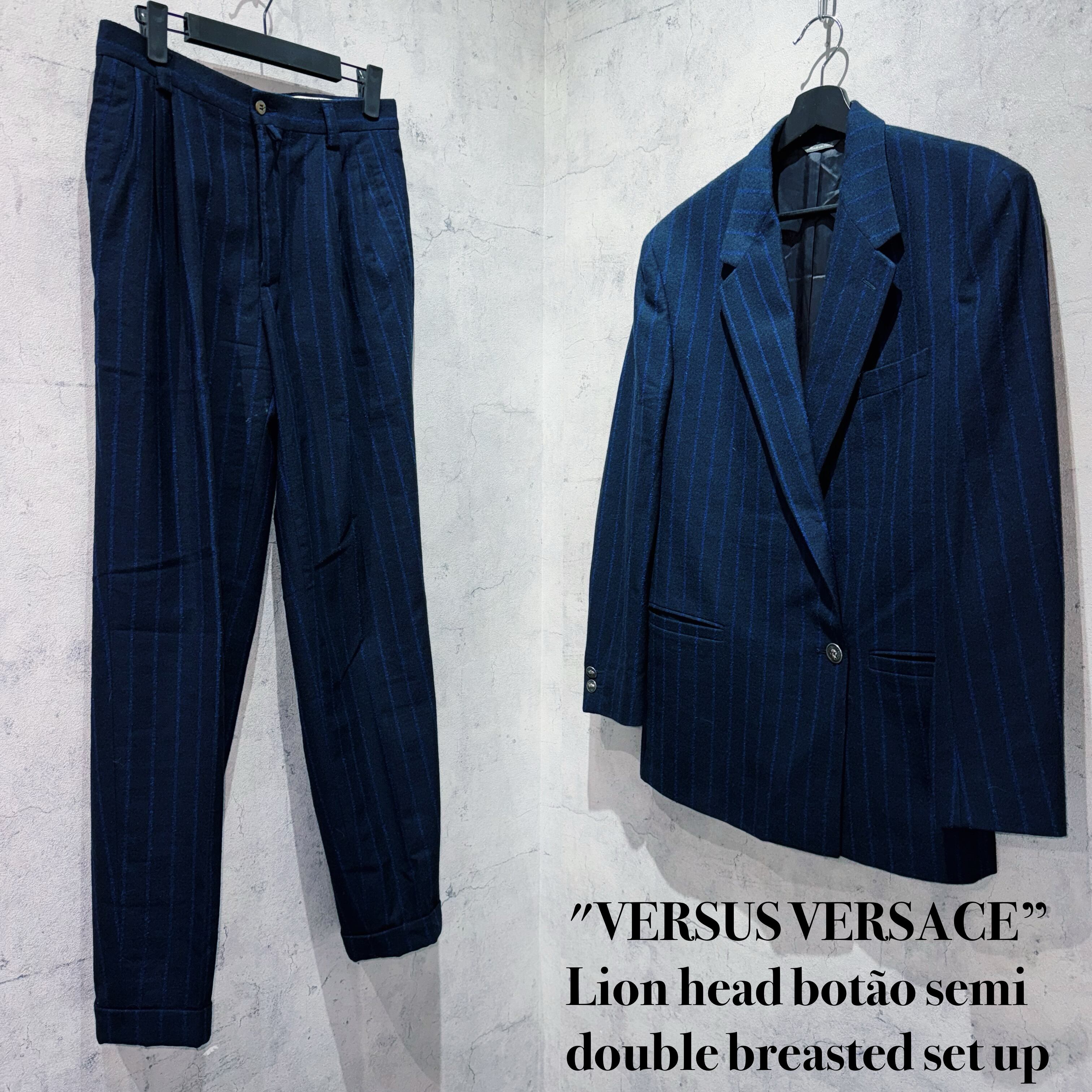 "VERSUS VERSACE”Lion head botão semi double breasted set up