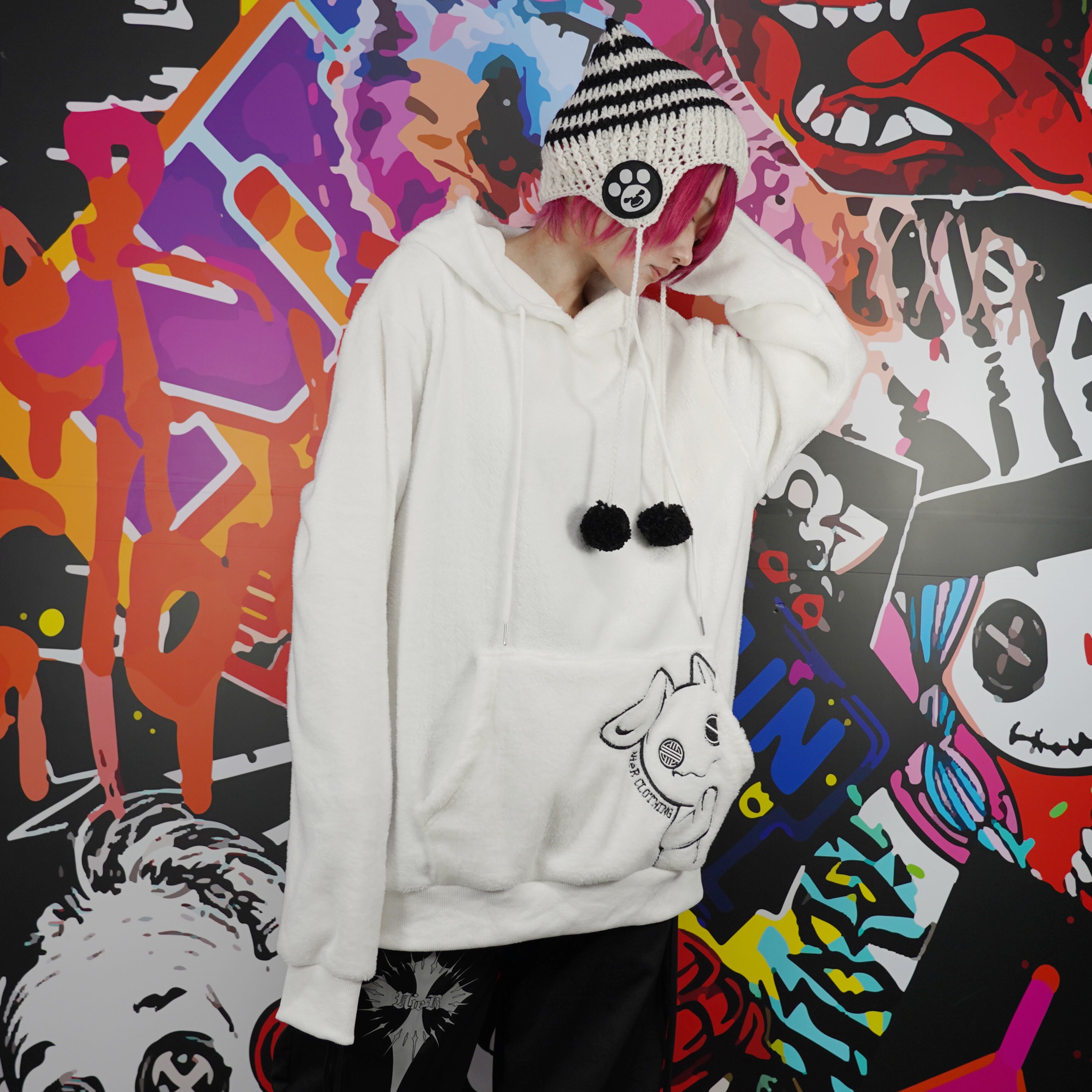 高品質×全刺繍さらふわWHITEプルオーバーパーカー【ひょっこりNIER