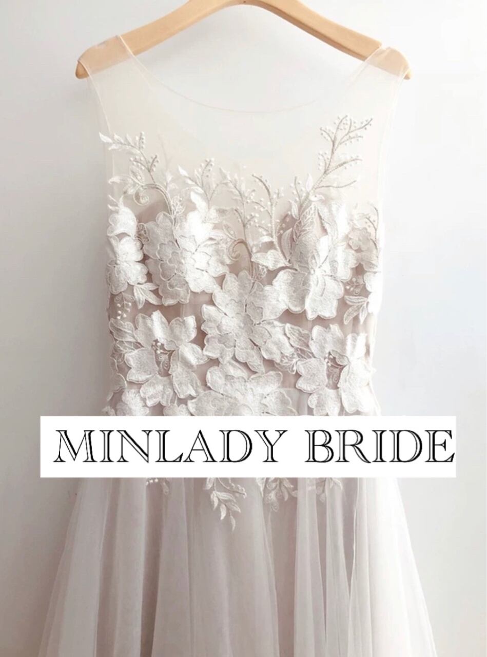 花柄刺繍 Aライン パールボタン ウェディングドレス | MINLADY BRIDE 花柄刺繍 Aライン パールボタン ウェディングドレス | MINLADY BRIDE