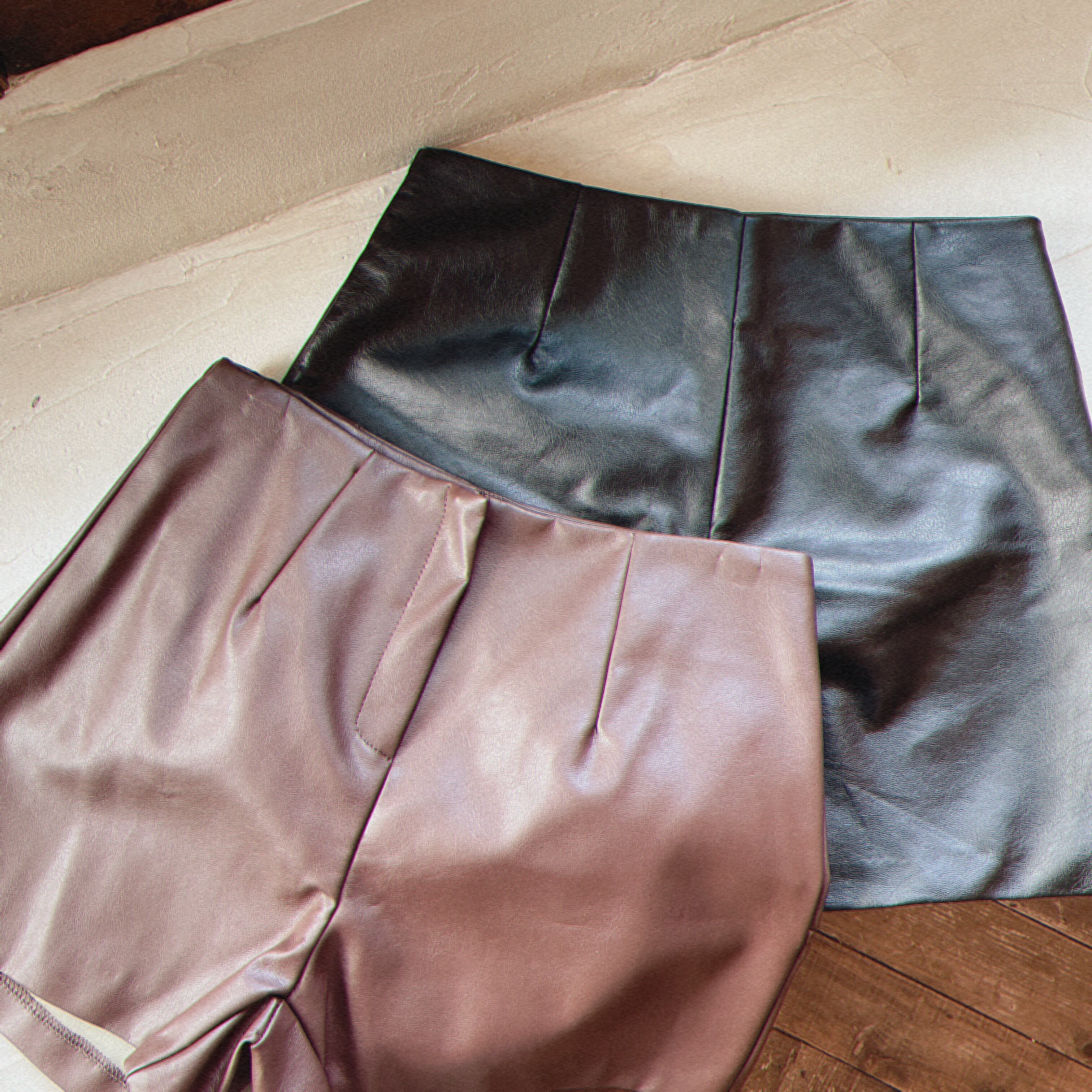 leather short pants　