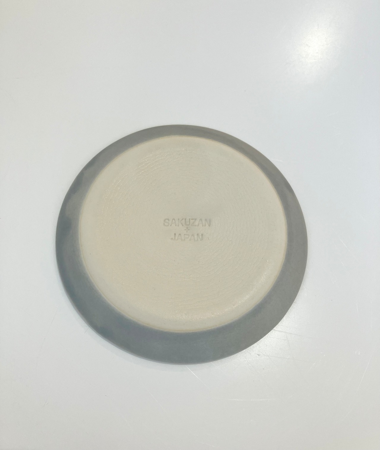 作山窯のSAKUZAN Stripe 丸皿SS 美濃焼  お正月