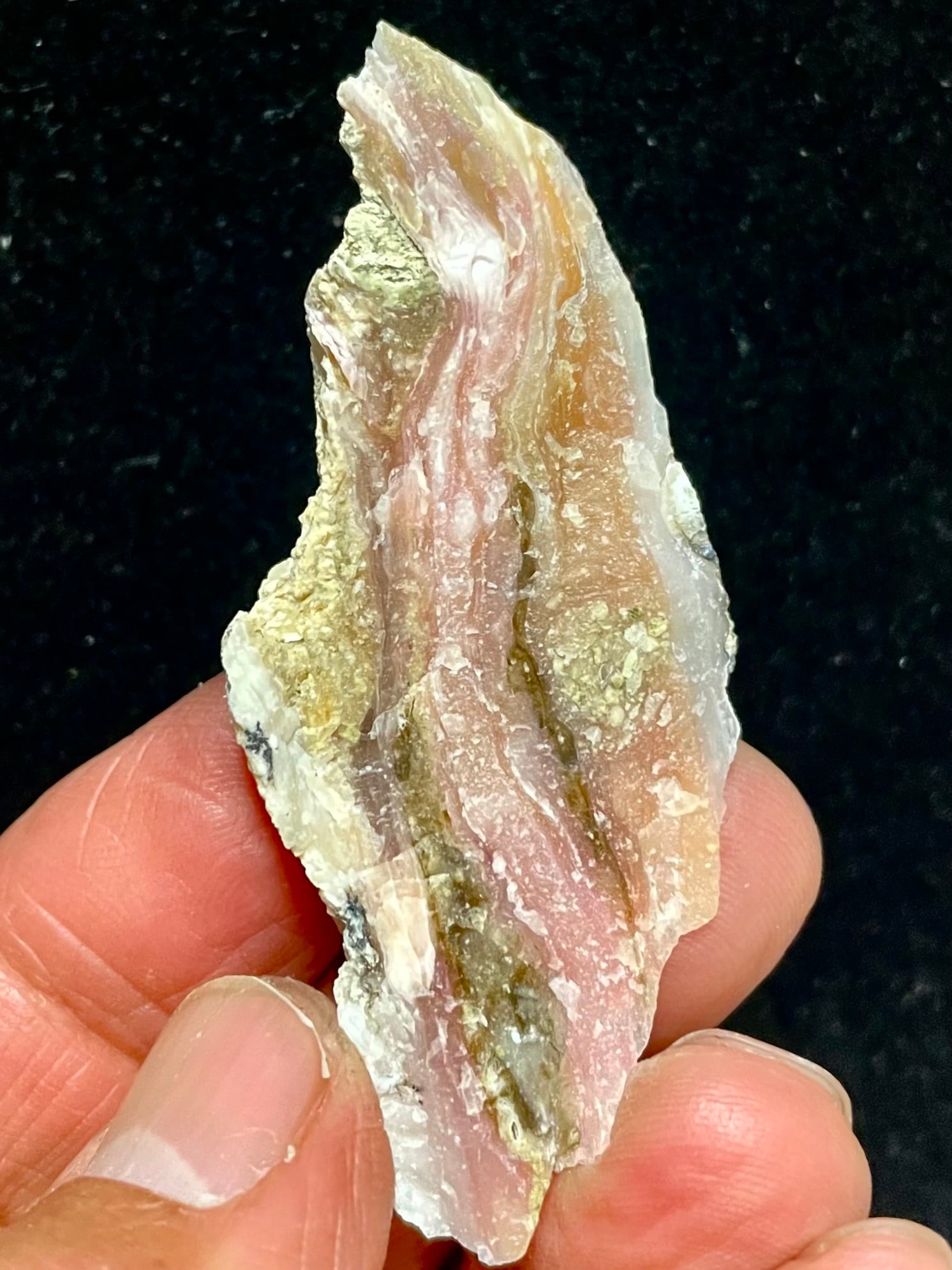 15) 慈愛と優美のピンク!ペルー産「アンデス・ピンクオパール」原石