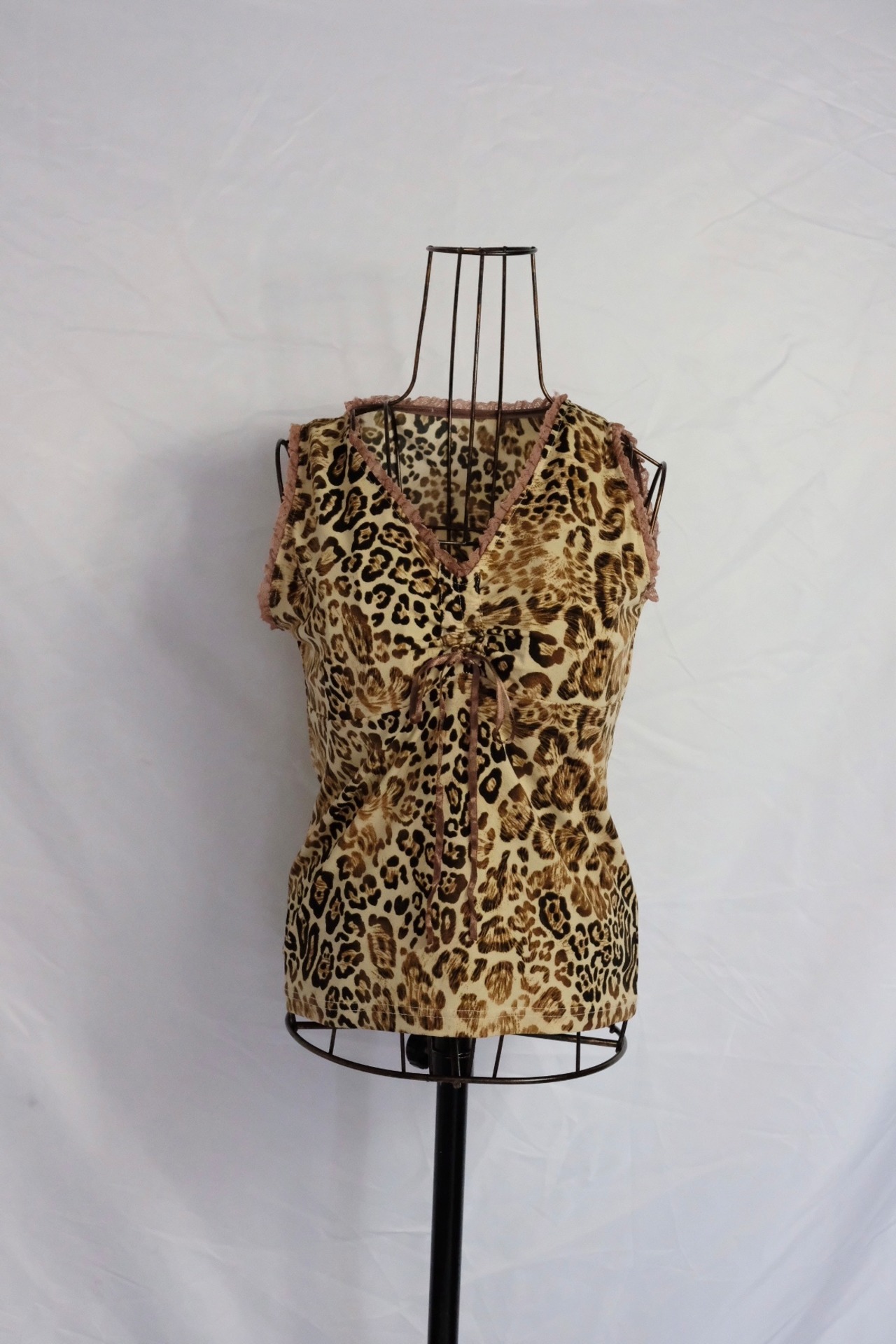 Leopard pattern sleeveless top