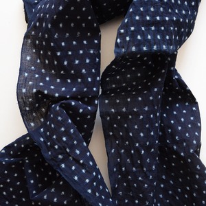 【雪ん子絣の古布端切れ2枚セット】藍染 木綿 リメイク素材 ジャパンヴィンテージ ファブリック テキスタイル ハンドメイド 生地 | Japanese Fabric Scraps Cotton Indigo Dyed Kasuri Pattern Snow Vintage Set of 2