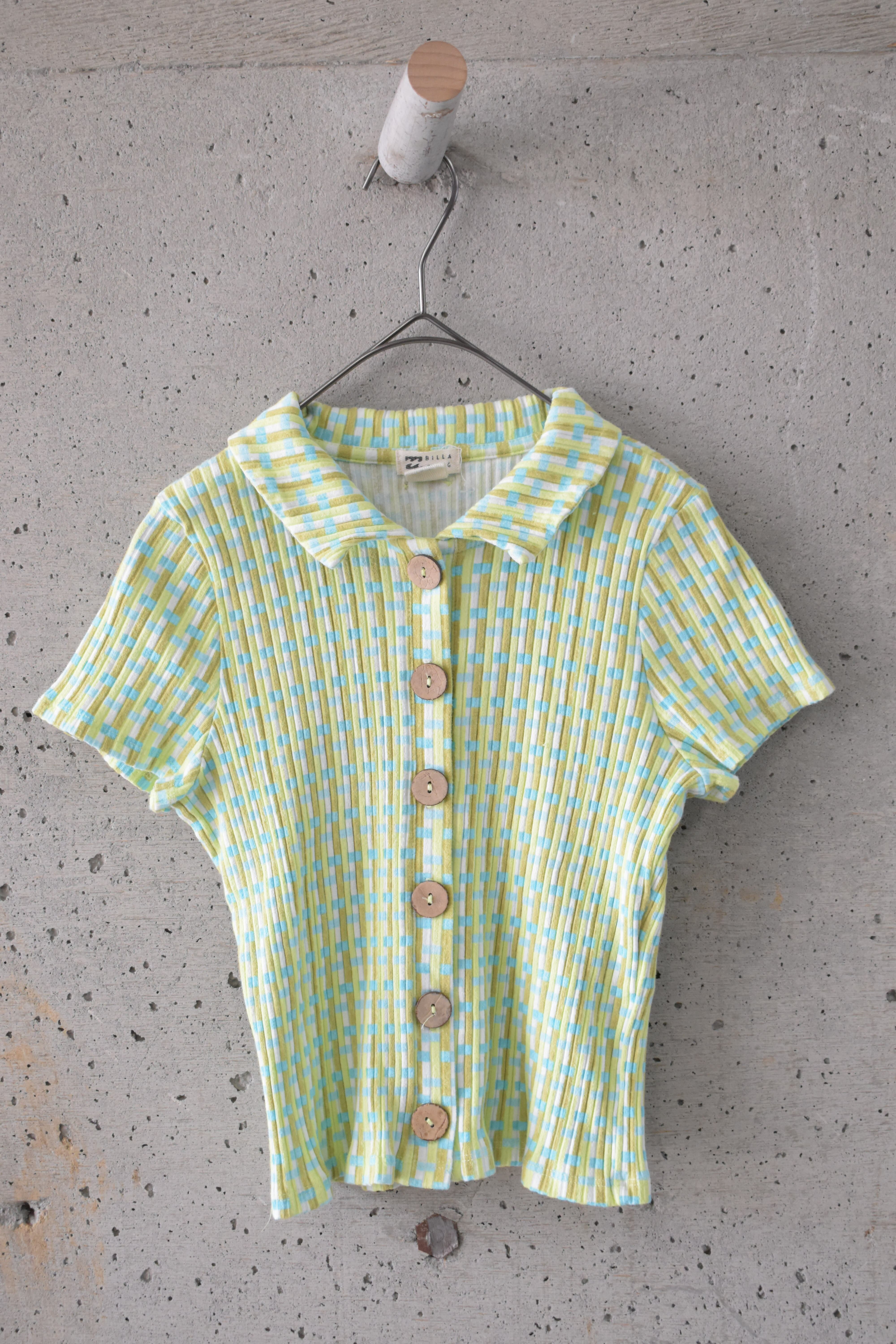 Compact patterned top