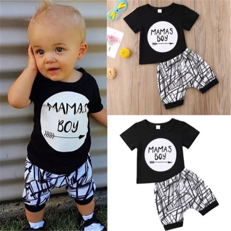 男の子赤ちゃん服セット黒文字のプリントTシャツのための白の