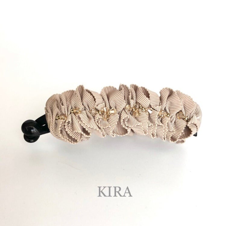 フリル・バナナクリップ✨【ベージュ】 | hair&accessory KIRA