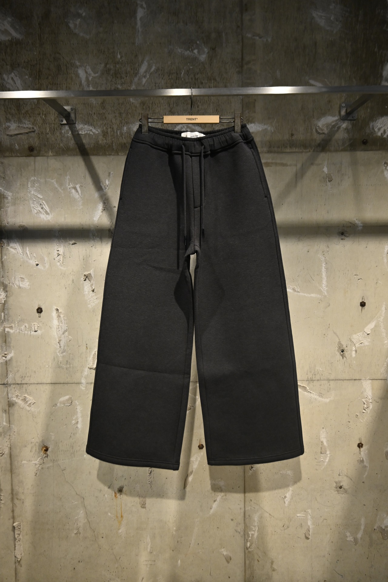 【26AW | MEN】Feng Chen Wang フェンチェンワン / パンツ / Dark Grey Spacer Pants FUF22TR30C - 2
