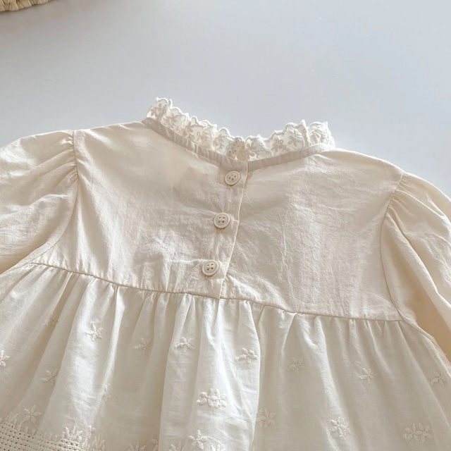 【取寄】ハイネックフリルが可愛いAラインガーリーブラウス