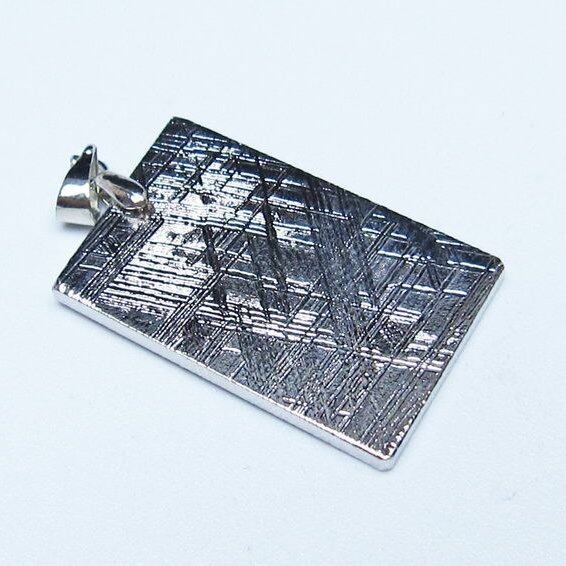 ギベオン ペンダント 隕石 メテオライト 一点物 おまかせ便 112-13471