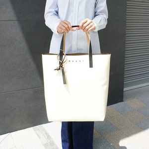 MARNI(マルニ）／  SHMP0000A3P3572 Z2O12 ショッピングバッグ 参考価格￥42900