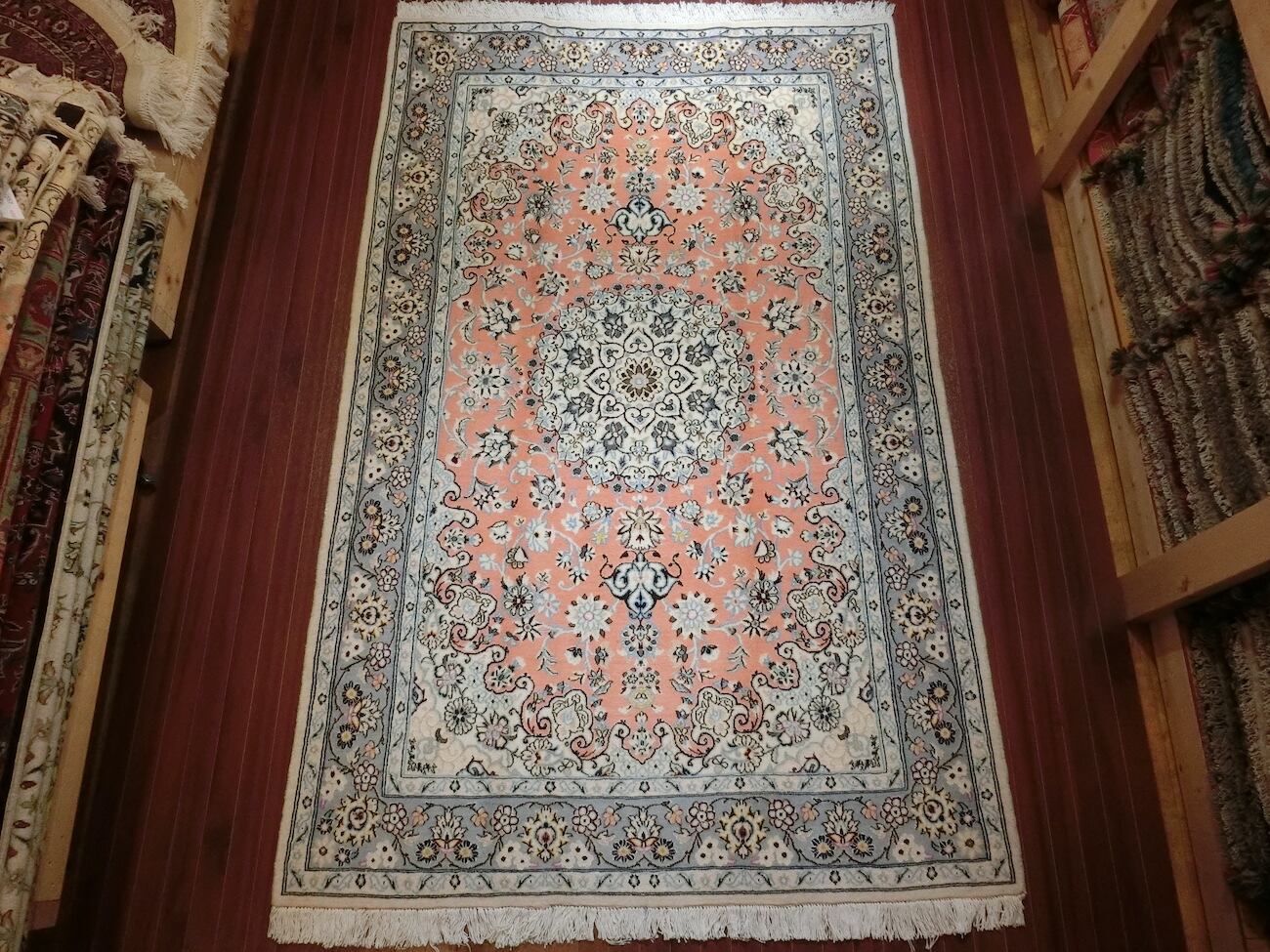 ペルシャ絨毯　手織り ナイン産　6LA【リビングサイズ】1576