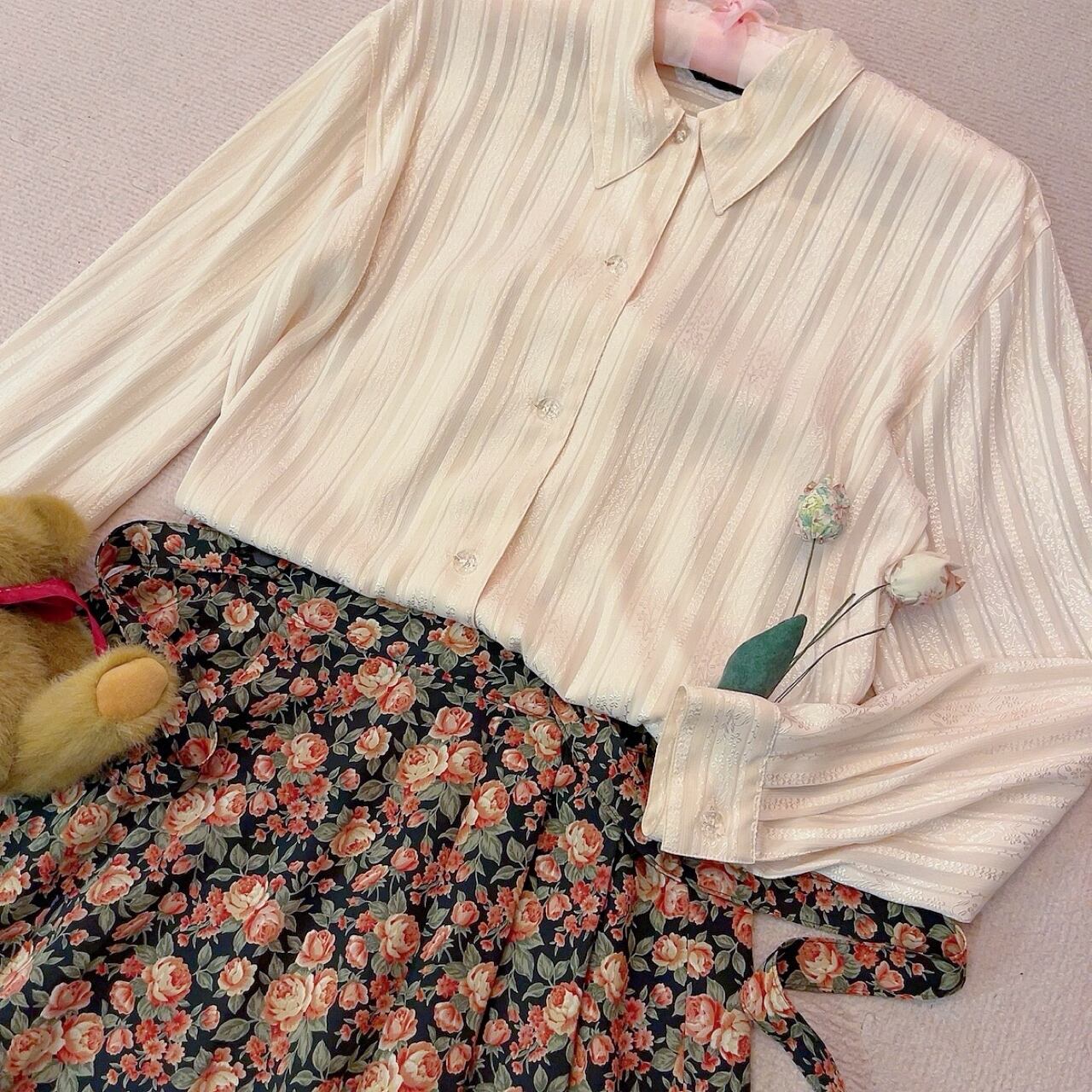 clear button cream stripe blouse