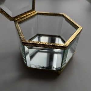 No.981011 hexagon crystalglass accessory case