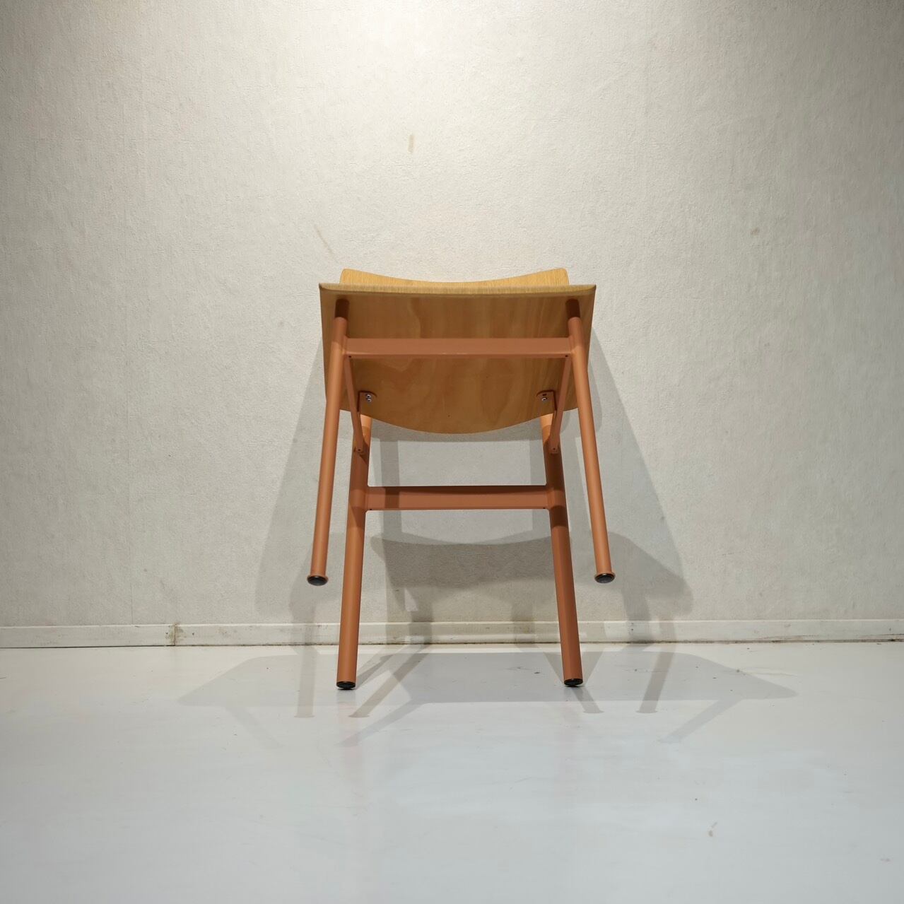 【定価19万・美品】muuto ダイニングチェア リファインレザー 北欧家具 Muuto ムート LOFT CHAIR ロフトチェア ダイニングチェア アームレス