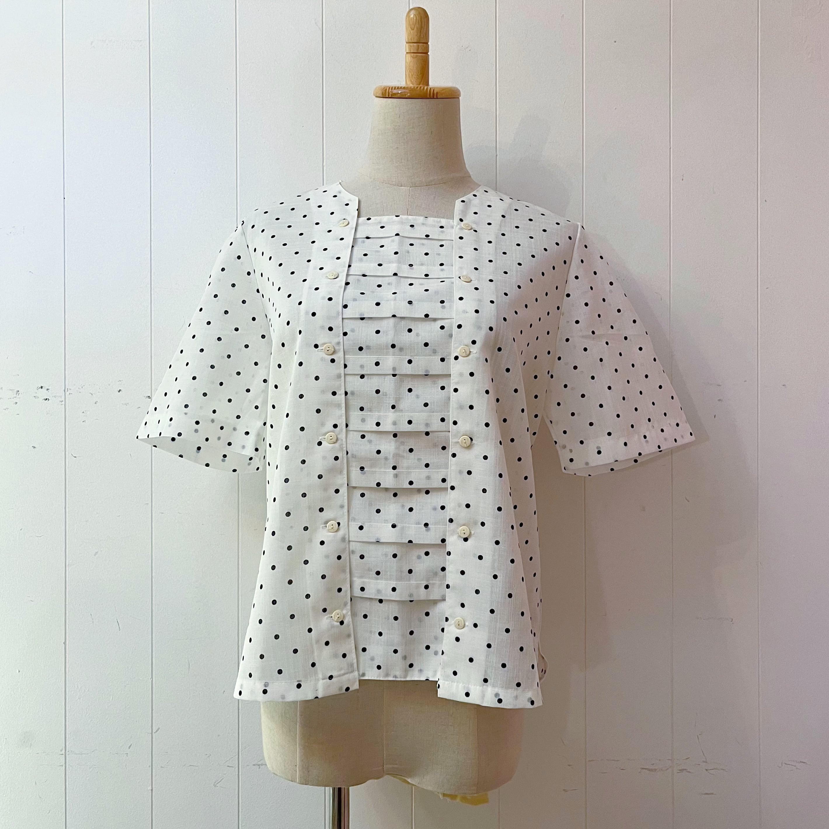 tuck double button dot blouse