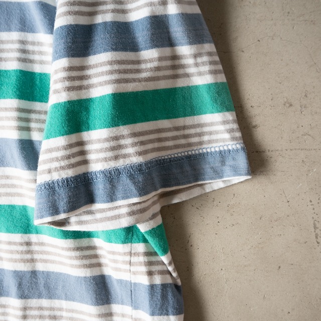 "OPEN TRAILS" used Multi border T-shirt