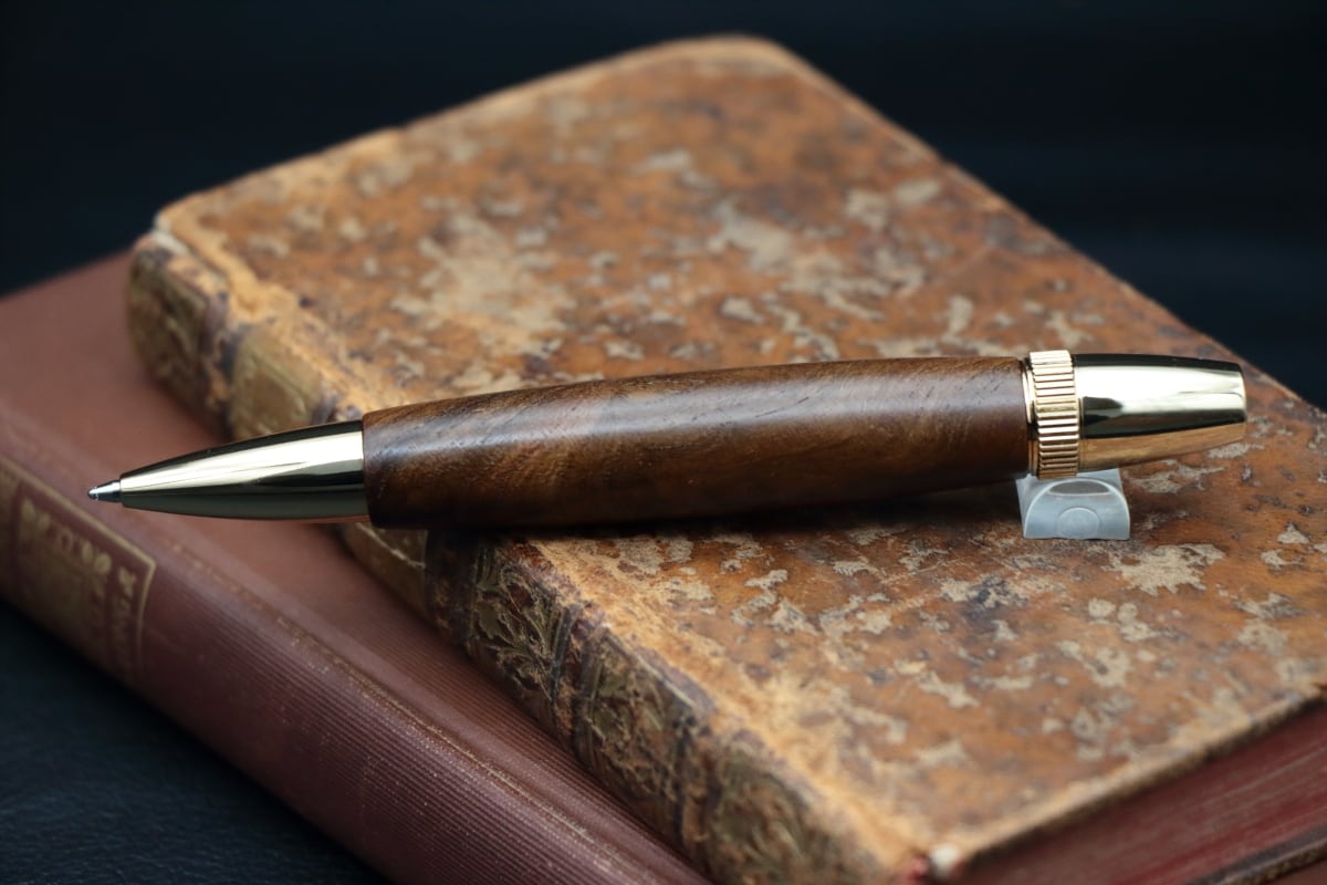 古代の美 神代ケヤキ ゴールド金具・Chouette」木軸ペン 銘木