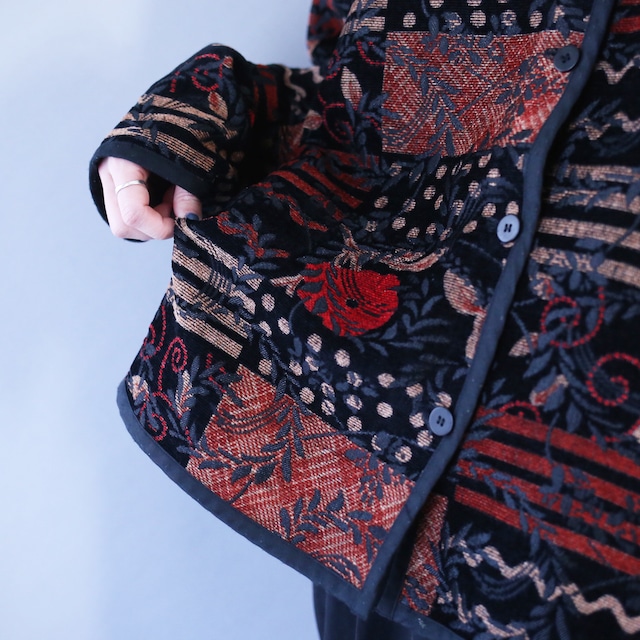 "reversible" geometry and reef motif pattern chenille weave jacket